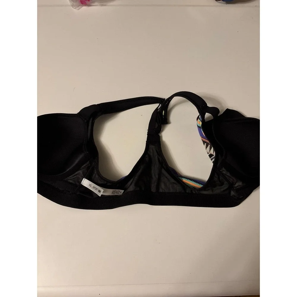 Victoria's Secret Sport Zip Up‎ Racerback Sports Bra